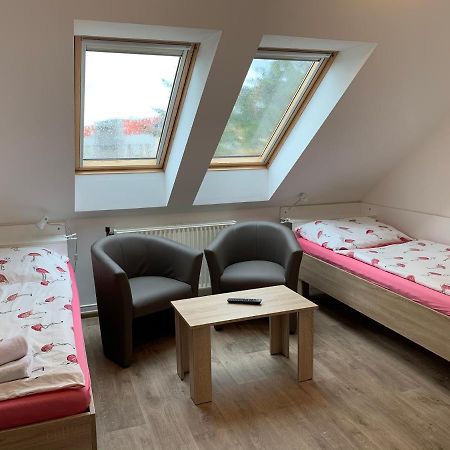 Penzion Mar Hradec Králové エクステリア 写真