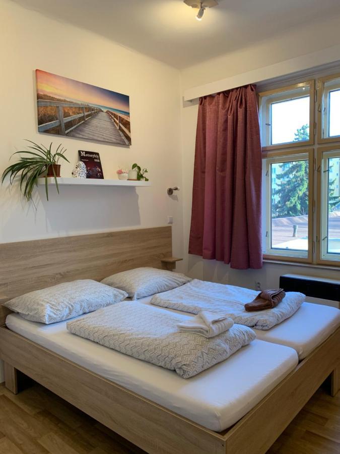 Penzion Mar Hradec Králové エクステリア 写真