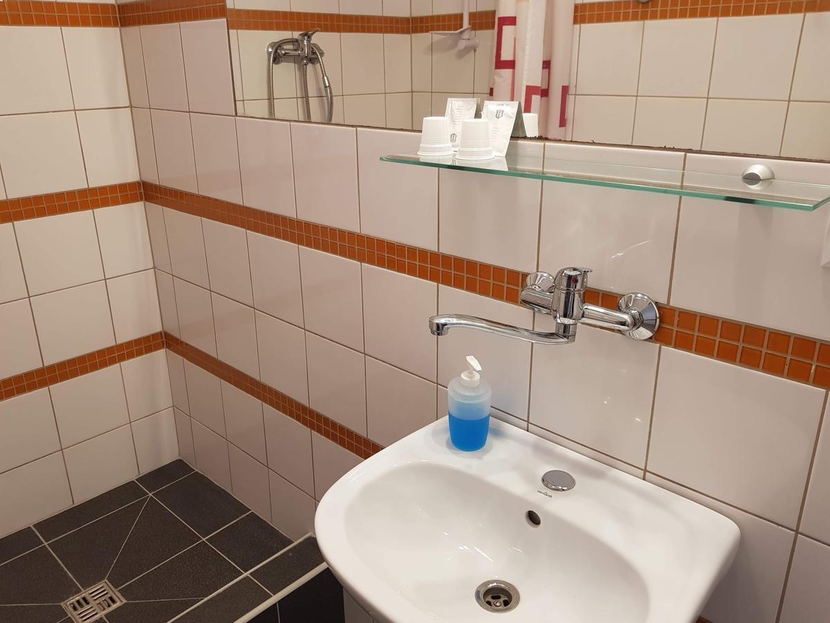 Penzion Mar Hradec Králové エクステリア 写真