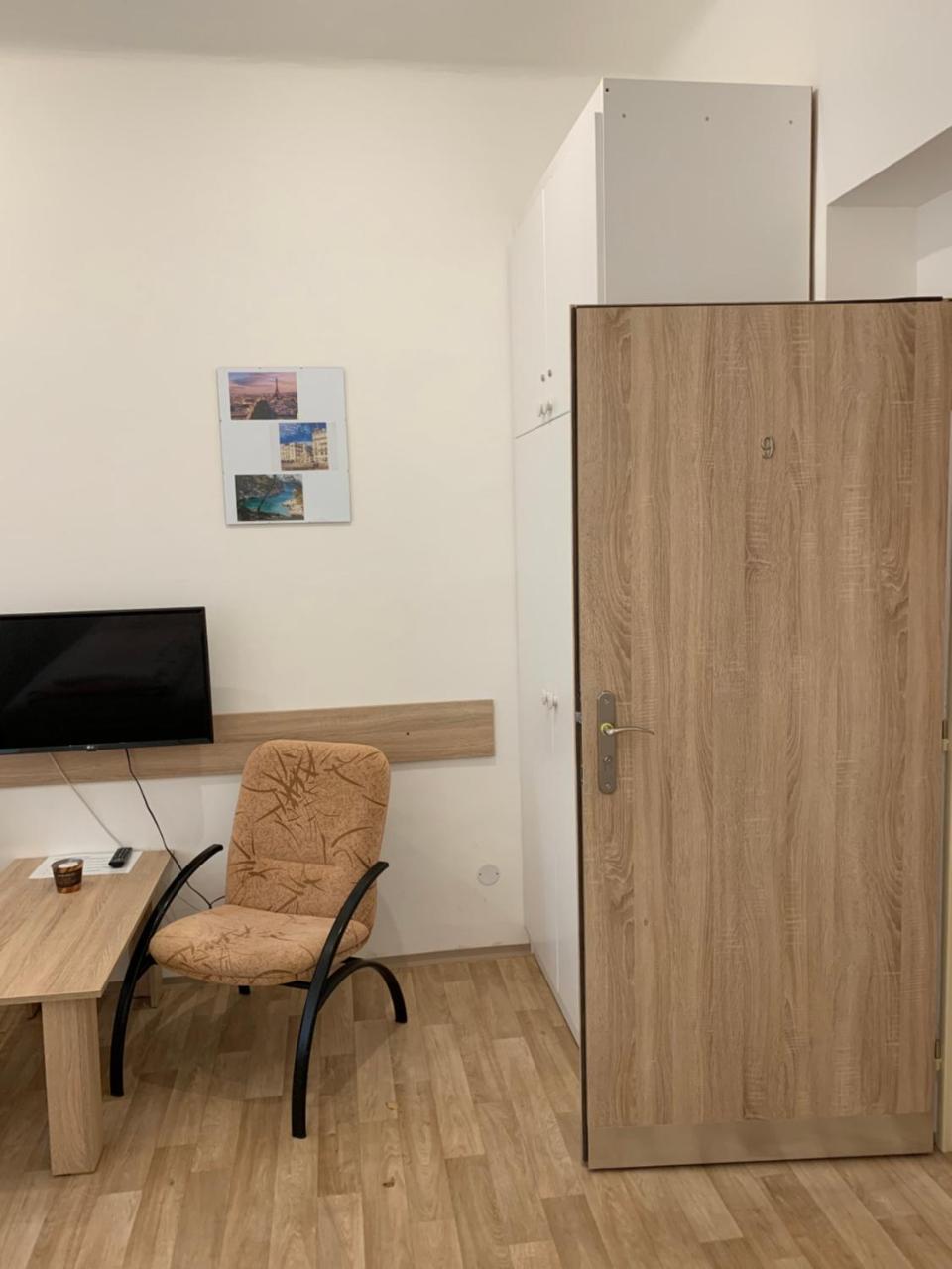 Penzion Mar Hradec Králové エクステリア 写真