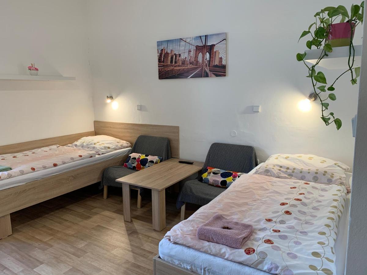 Penzion Mar Hradec Králové エクステリア 写真