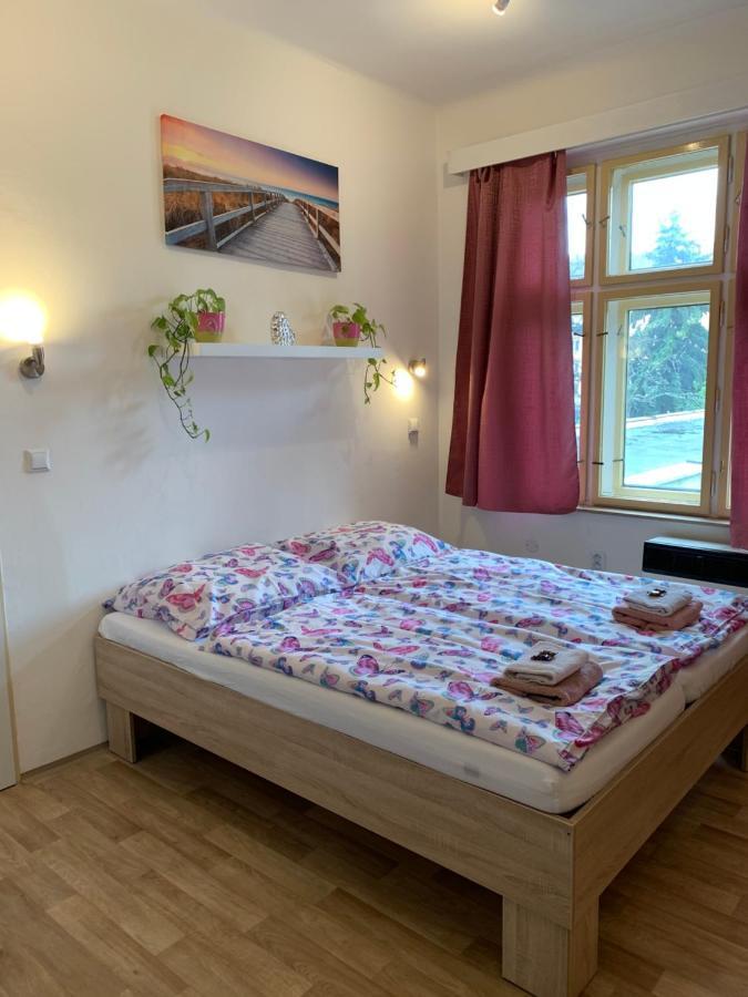 Penzion Mar Hradec Králové エクステリア 写真