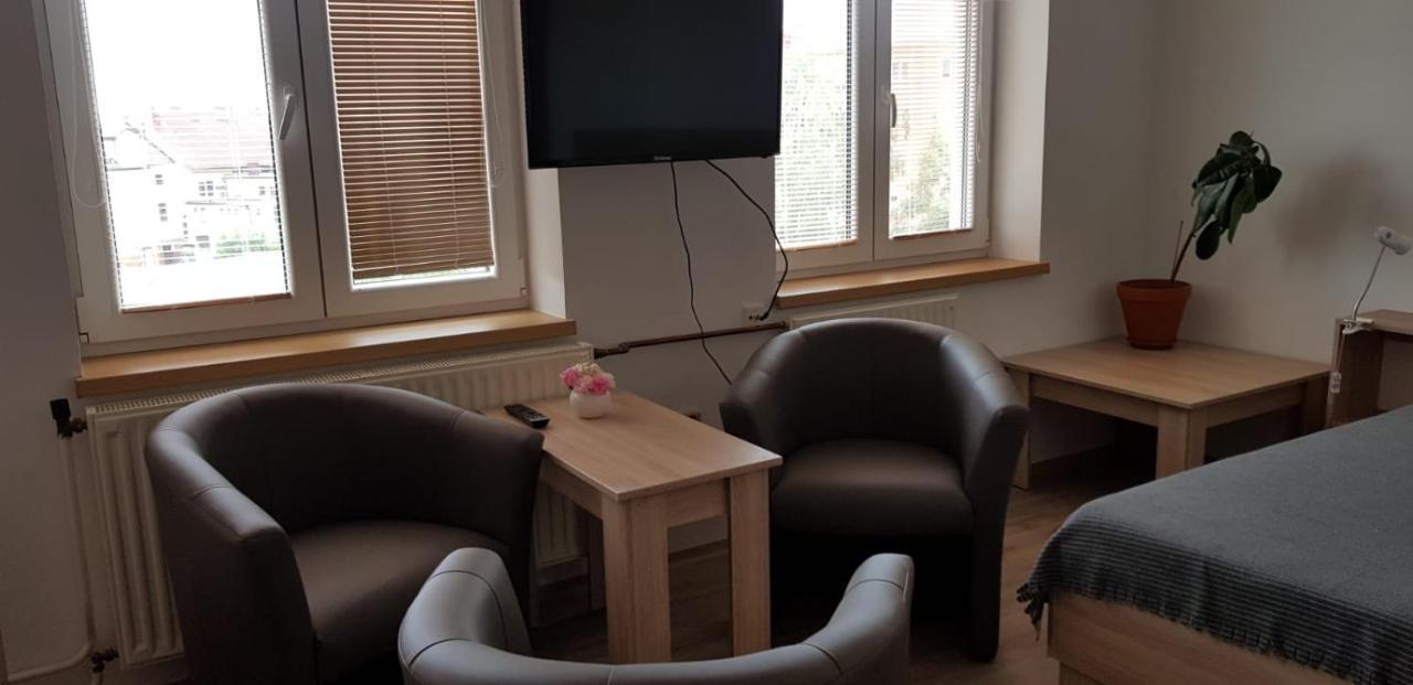 Penzion Mar Hradec Králové エクステリア 写真